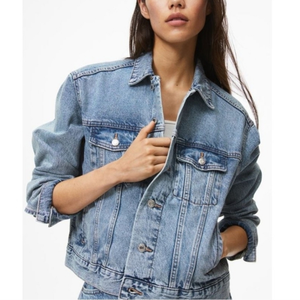 H&M & Denim Short Denim Jacket Blue Distressed Size 10